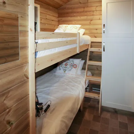 Treehouse Cabin